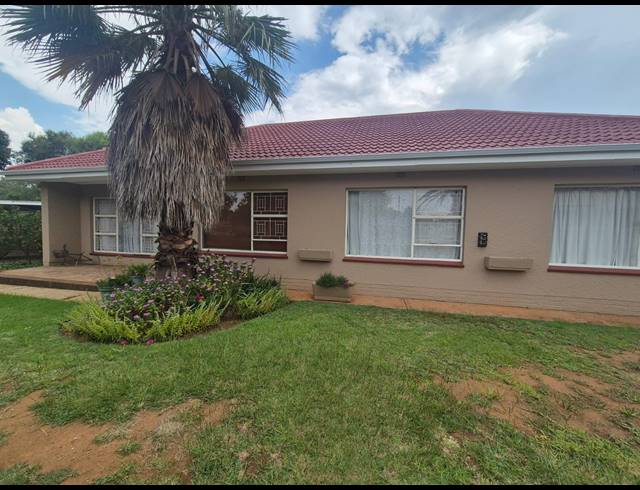 3 BEDROOM HOUSE FOR SALE IN SONLAND PARK